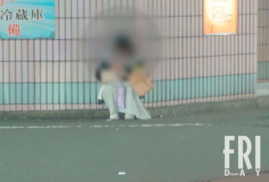 写真・画像】歌舞伎町の“立ちんぼエリア”に潜入、15人ほどの女性が等間隔で路上に立ち…リアルな様子にかまいたち絶句「ちょっと衝撃やわ」 2枚目 |  バラエティ