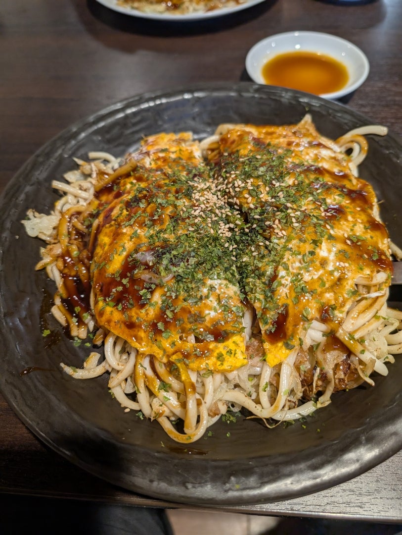 今日のランチは広島の味！九段下「花子」のお好み焼き | 相模湖のオッサン