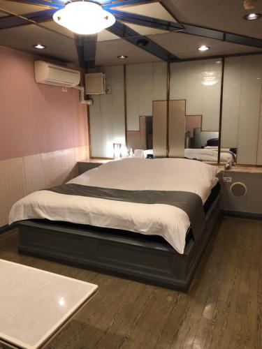 ホテルホテルチャペルストーリー堺東（大人専用）堺市、2*(日本) - JP¥5792から | BOOKED