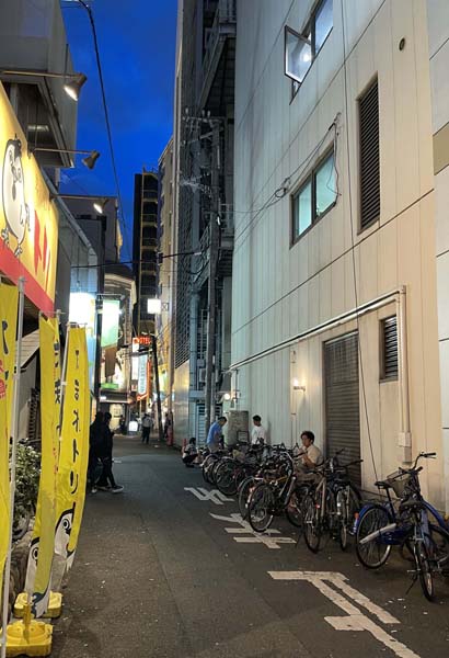 大阪・キタの「立ちんぼスポット」で買春目的の客引き合わせ 男２人逮捕 | キタ歓