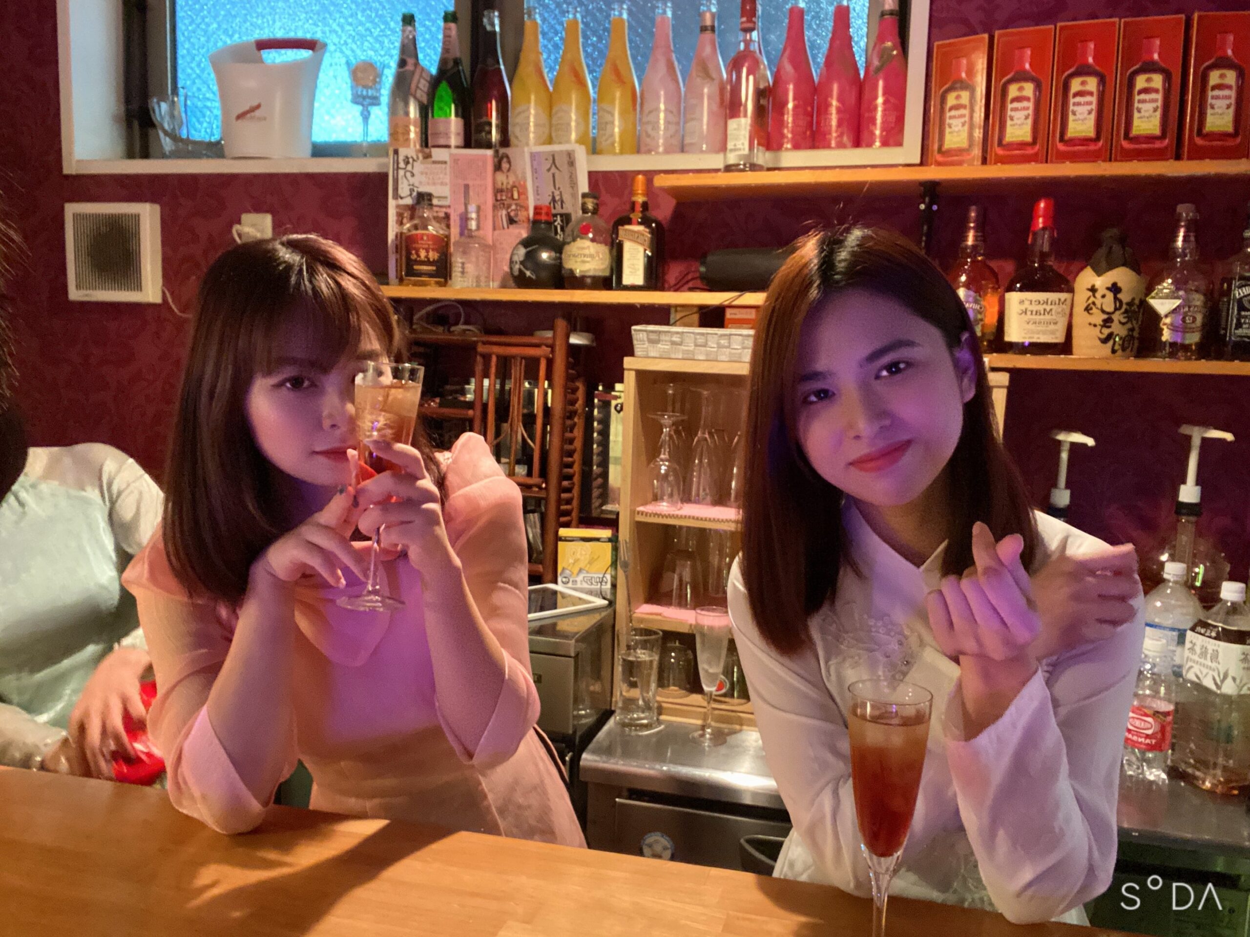 Bar Lotus（ロータス）ベトナムバー│ベトナム美人と飲める店｜アオザイガールズバー特集