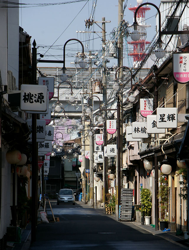 飛田新地の百番レポ : ++建築++初心者日記