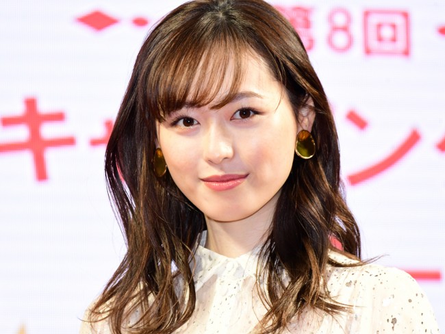 福原遥、念願の美容誌初表紙「美的」で“令嬢メイク”三変化 - モデルプレス