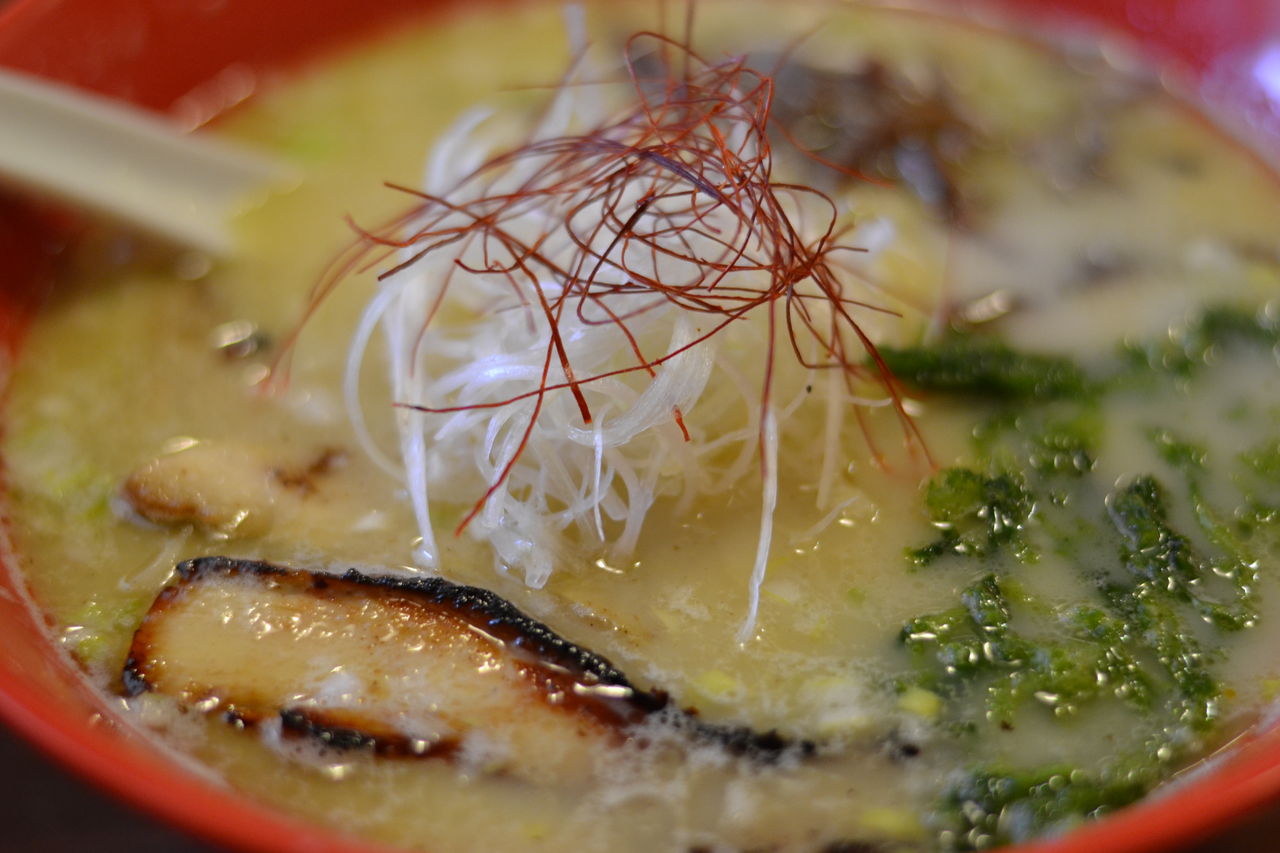 鶏塩味玉らー麺 750円＋税 -