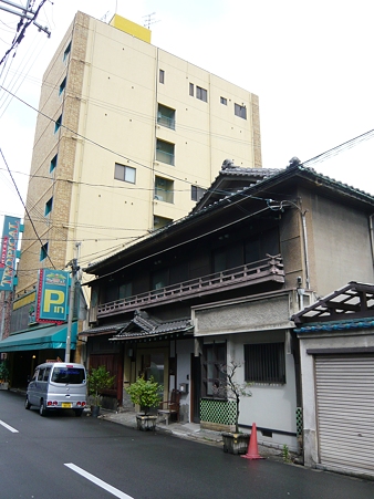 赤線跡を訪ねる・・・「松島新地」＆酒場探訪・・・「京屋本店」＆今日のひとっ風呂「ユートピア白玉温泉」 / fumiさんの大阪市の活動データ