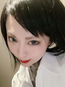 桜雅凛 特別インタビュー】極彩色のセクシー女優17LIVEライバーの意外な一面！ | ライブ配信ナビ