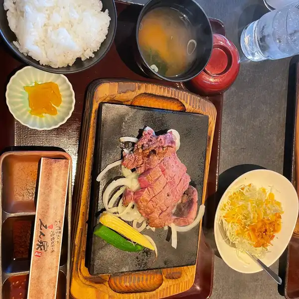 溶岩焼きステーキ えん家牧場