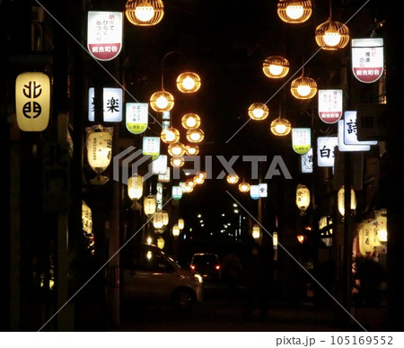 大阪の飛田新地の写真素材 [105169552] - PIXTA