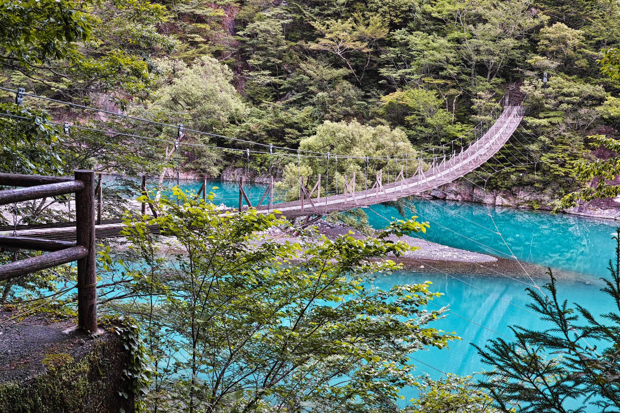 寸又峡 大間ダムに夢のつり橋[10816006877]の写真・イラスト素材｜アマナイメージズ