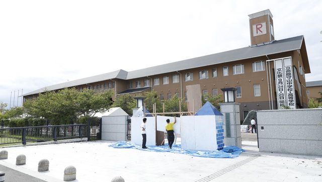 愛知県警巡査部長10代女性のスカート内に撮影機器「好みの女性だった」 : 読売新聞