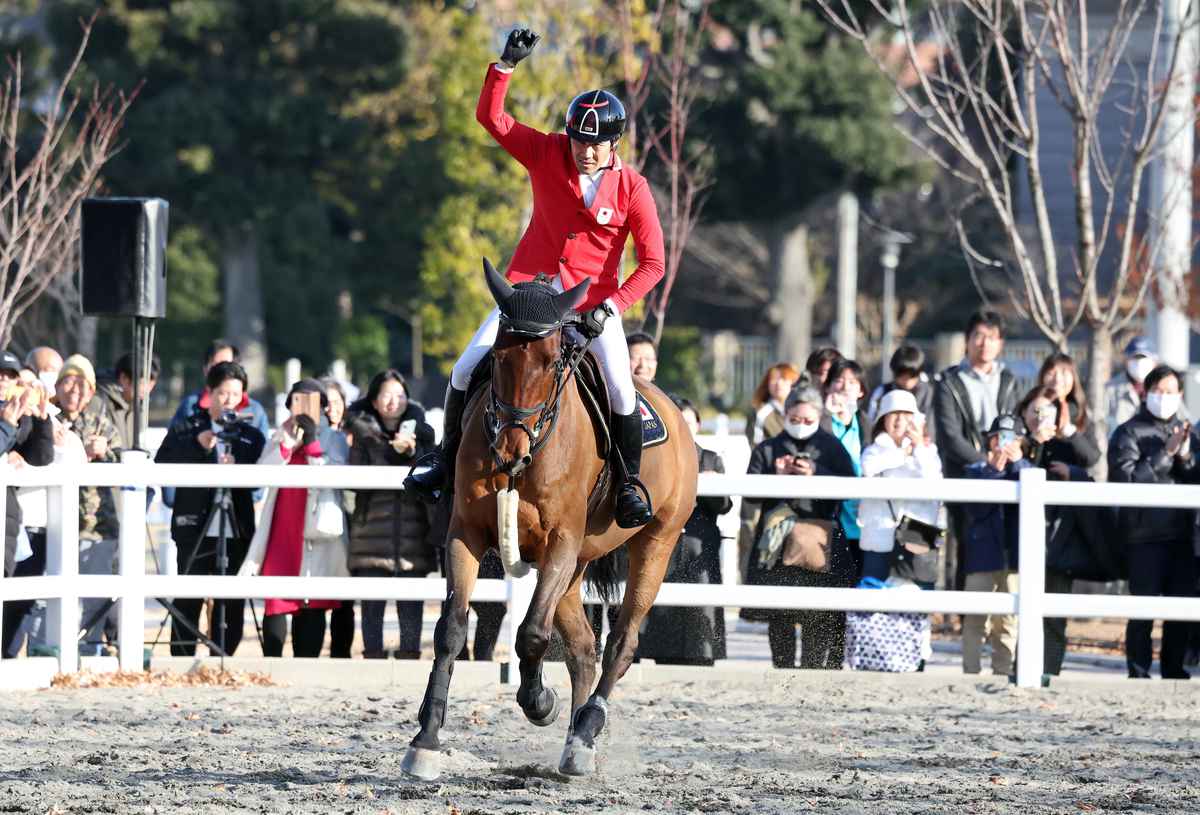 ミシュラン星獲得「銀座おのでら」新業態 回転寿司・立喰い鮨を東京・表参道にオープン -