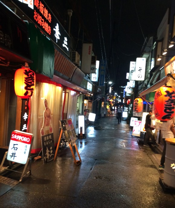 北千住の勝手につまみがどんどん出てくる店！ 中華屋「礼花」はもはや居酒屋!?【東京東西飲み屋大喜利】 -