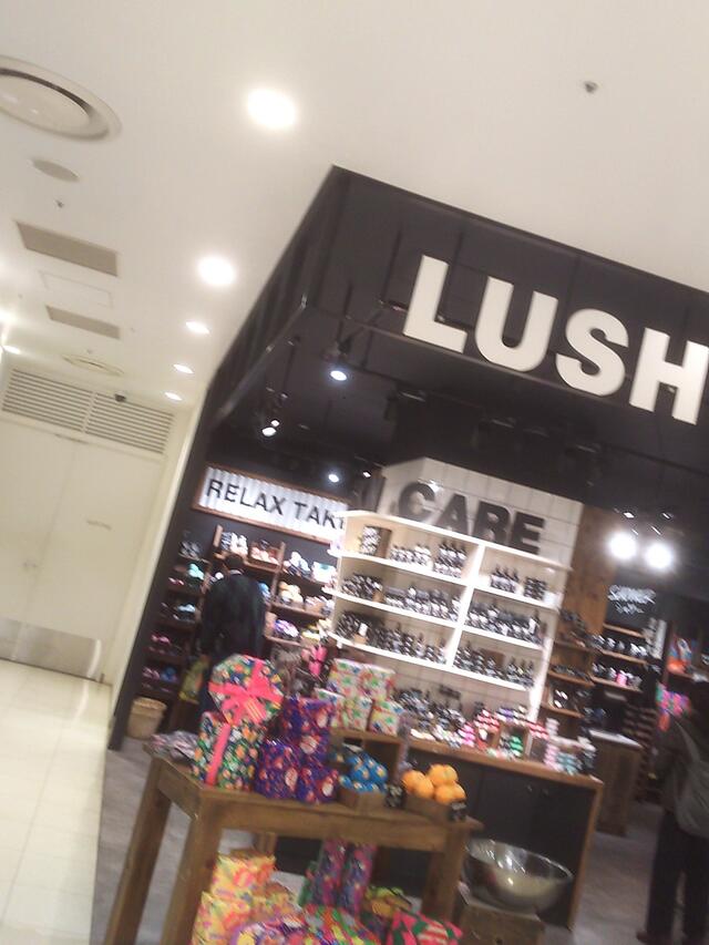 LUSH 町田modi店 in