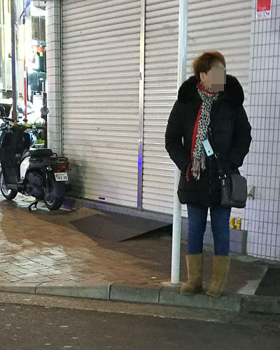 池袋で立ちんぼ女性と援助交際し、本番セックスは可能なのか｜笑ってトラベル：海外風俗の夜遊び情報サイト