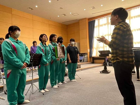 侍・栗山監督 北海学園大入学式にサプライズ登場「やり続けていけば、最後には必ず大きな答えが出る」― スポニチ