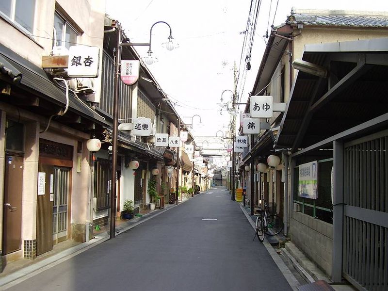 書籍『百年の色街 飛田新地 遊郭の面影をたどる』｜事例紹介｜CCCアートラボ