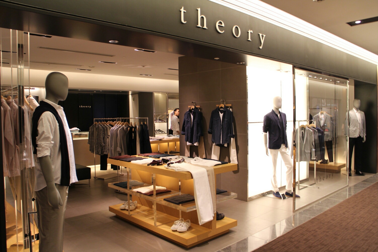 Theory luxe 川越丸広店｜事例｜店舗内装・店舗デザイン｜店舗内装・店舗デザインならアディスミューズ