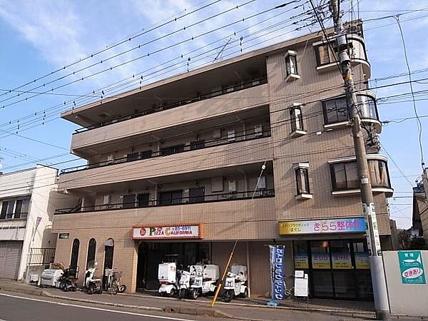 成人式サロンKiRARA フルルガーデン八千代店の振袖 /オレンジ色/キュート/花柄/