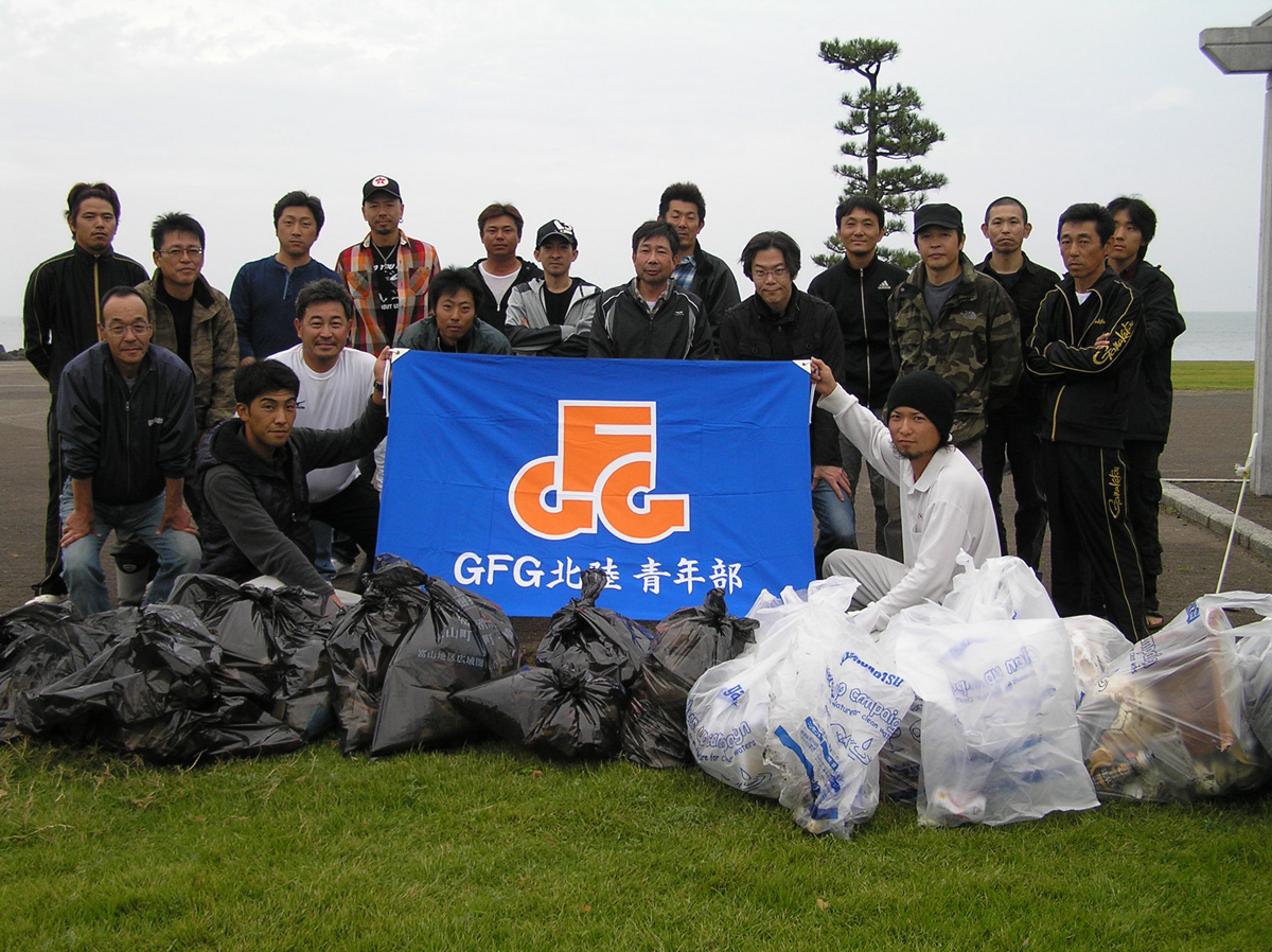 富山県 マリンスポーツ満喫して 富山の八重津浜、ビーチバレー用コートも整備｜北陸新幹線で行こう！北陸・信越観光ナビ