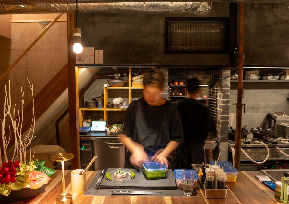 酒場トやさい イソスタンド』京都-野菜と魚介がおいしい！素材にこだわったおしゃれ酒場- |