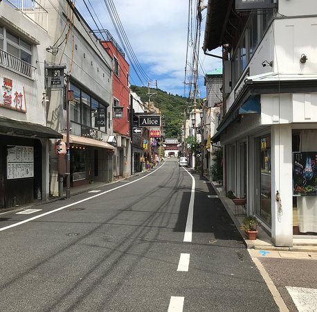 佐賀県武雄市の古着店「スマイル」、クラウドファンディングで開店 「地域に新しい集いの場を」 - モデルプレス