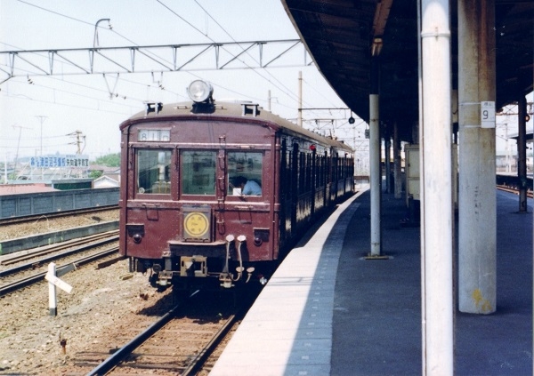 E231系が工場地帯にやってきた | 鉄道、バスたまにアニメ…南知床ことりんのブログ