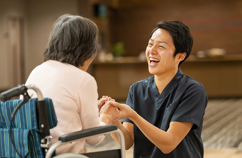 介護士はセフレにしやすい！？介護士と出会うための方法やセフレにする流れを解説